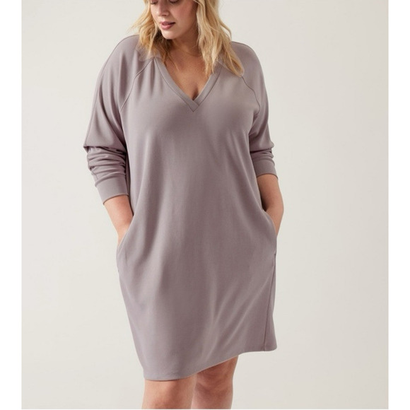 NWT Athleta Seasoft Robe Pullover V-Neck Purple Long Sleeve Dress Pockets Size L - Picture 2 of 16